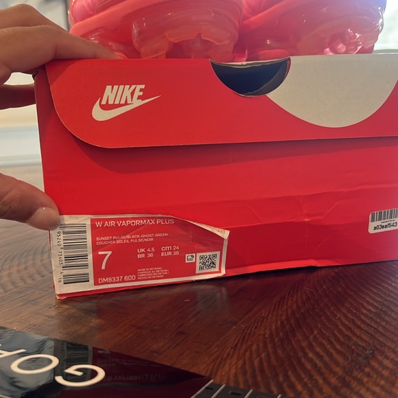 **RARE** Air Vapor Max Plus - Sunset pulse - Picture 4 of 4